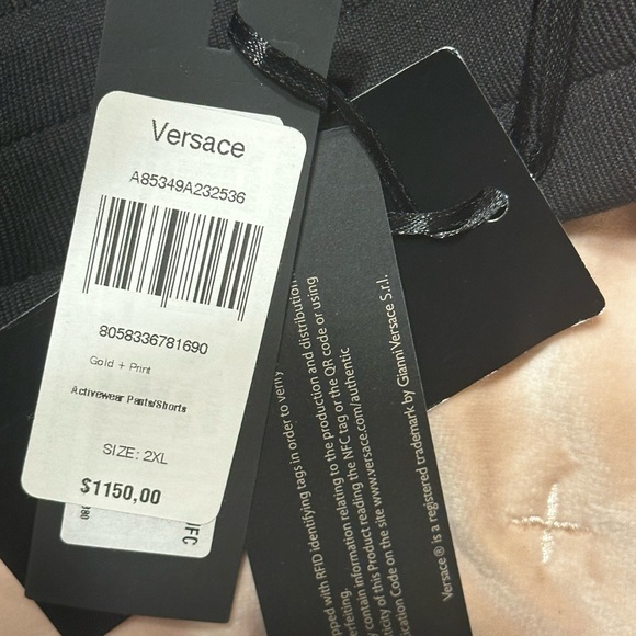 New VERSACE
Barocco Logo Sweatpants - Picture 10 of 10